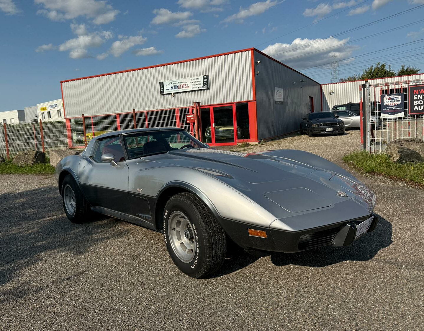 photographie de la voiture présentée